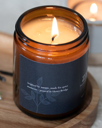 Honey and sandalwood candle. Hand poured coconut soy wax in a amber jar and wrap around label. Cosy and warm, the perfect candle to read a book by the fireside. Honey, sandalwood and spices.